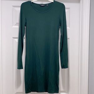 Obey long sleeve green round neck dress.